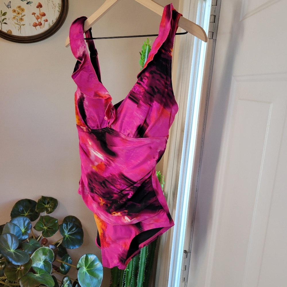 DKNY Womens Ruffle Plunge Underwire Tummy Control One-Piece,‎ Size Medium - Picture 3 of 9